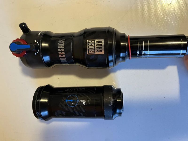 RockShox Deluxe 230x60mm