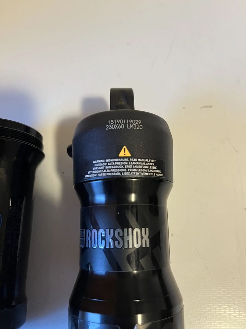 RockShox Deluxe 230x60mm