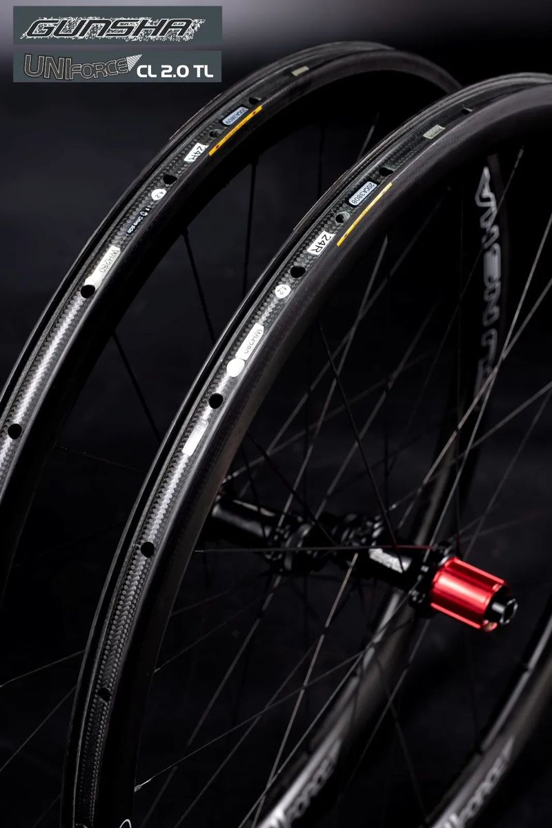 Německá karbonová kola GUNSHA