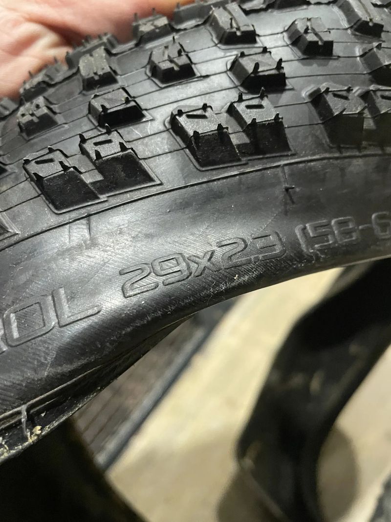 Specialized ground control 2.35