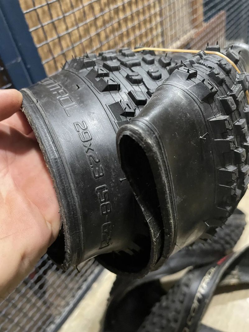 Specialized ground control 2.35