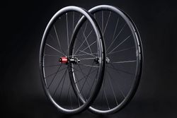 Německá karbonová kola Gunsha Carbon CCR 2.0 CL S-Light 1272 Gr. - highend Race