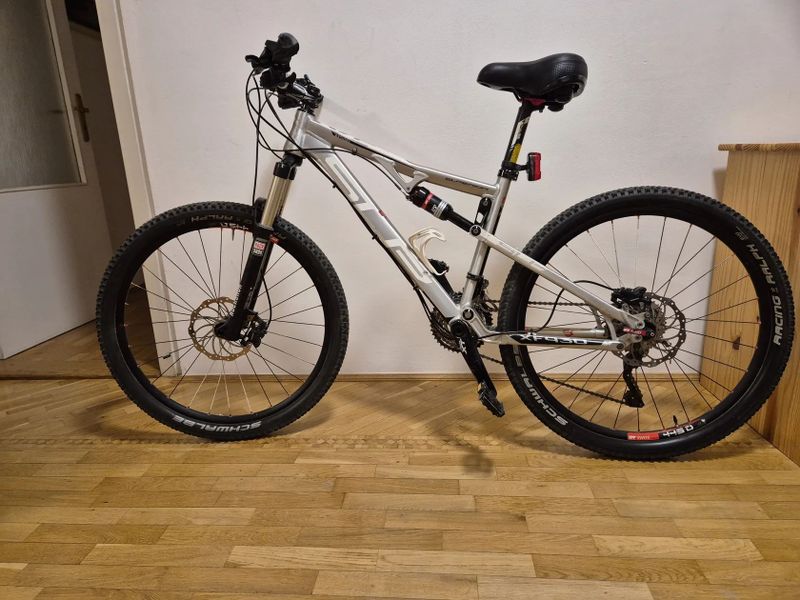 Superior XF 930, velikost S