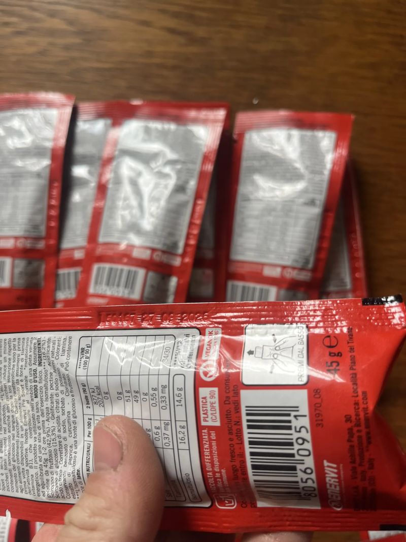 Vánoční balíček Enervit: MOC 3878Kč (2x R2, 2x Isotonic drink, Gely, presposrty..)