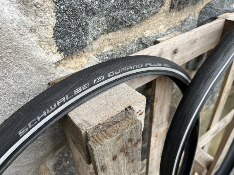 2x zánovní Schwalbe Durano Plus 700x28C - REFLEXNÍ