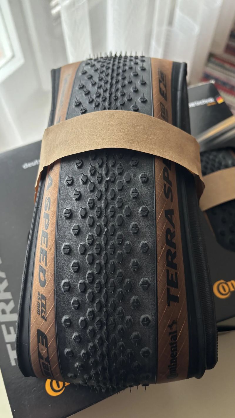 CONTINENTAL Terra Speed ProTection kevlar Black/Transparent - 700x45C