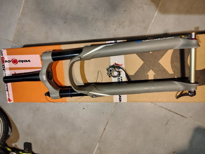 SR Suntour Axon 34 elite