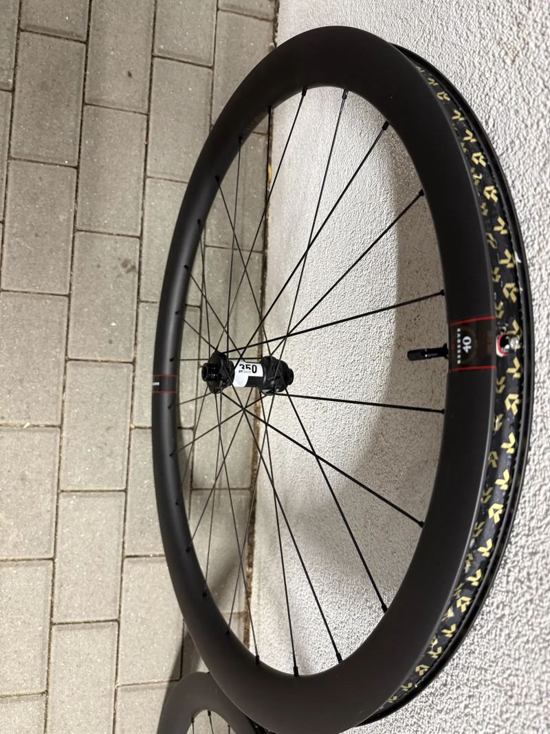 Prodám Carbon Gravel kola