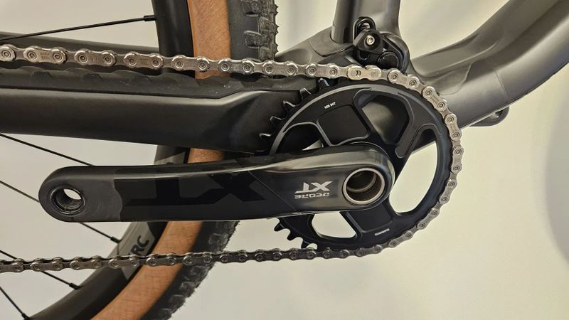 Superior XF 9.6 Team (L) Nové, záruka 11/2027. XT pedály v ceně. TOP krásné kolo.