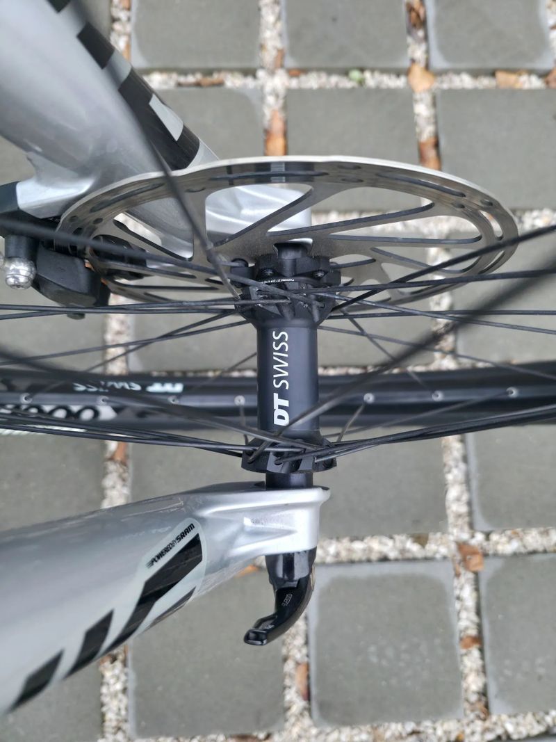 Horské kolo YT IZZO Uncaged 4 Blaze Carbon 2021 29″ velikost XL