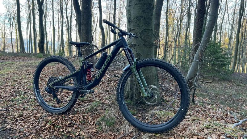 Rám Ghost Riot trail CF