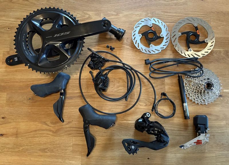Shimano 105 DI2 - komplet nová sada