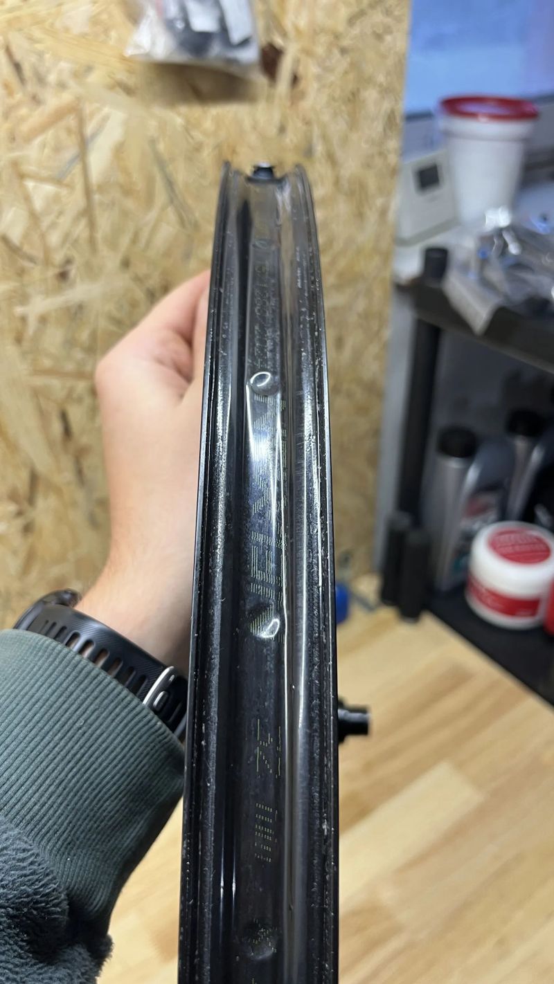 Enduro/Trail zaplety, předek karbon, zadek hlíník