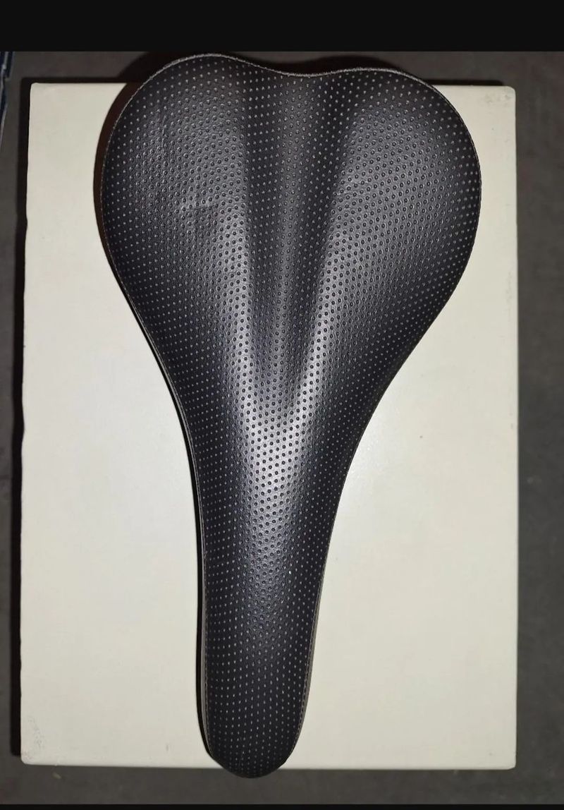 Brompton sedlo black edition 