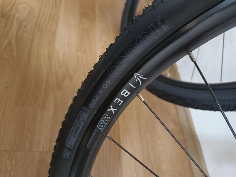Zapletená gravel kola Remerx IBEX 25 + pláště + kotouče