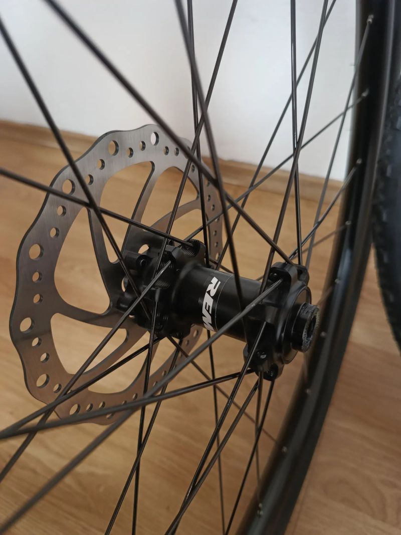 Zapletená gravel kola Remerx IBEX 25 + pláště + kotouče