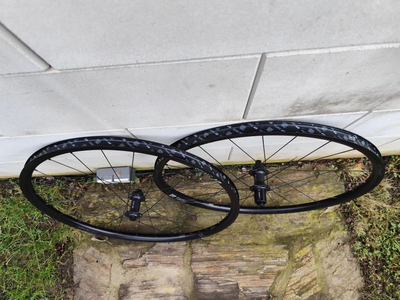 Zapletená kola DT Swiss Gravel LN 370 Ratchet