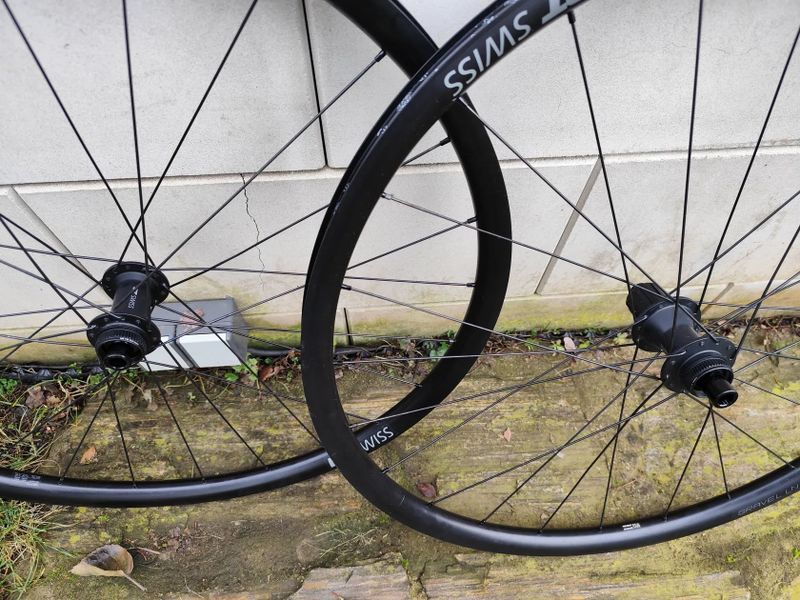 Zapletená kola DT Swiss Gravel LN 370 Ratchet