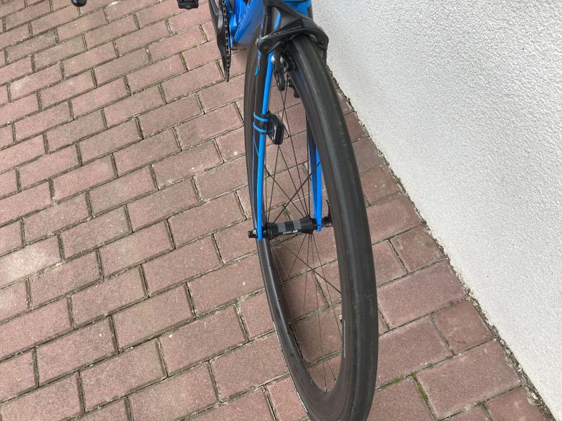 Cube Agree Carbon, 56 cm, Ultegra DI2 12 speed včetně pedálů, DT Swiss 350 FFWD carbon galusky