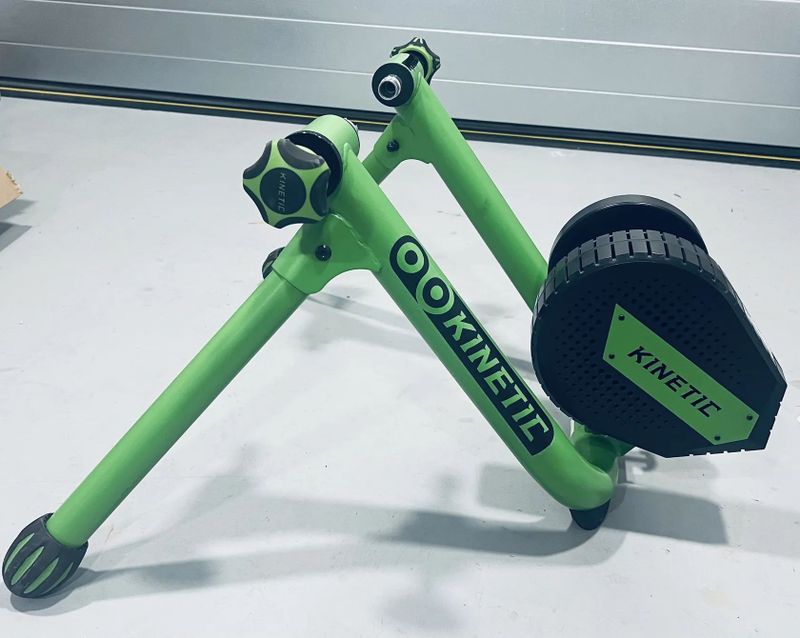 Trenažer Kinetic Smart Control T-6100