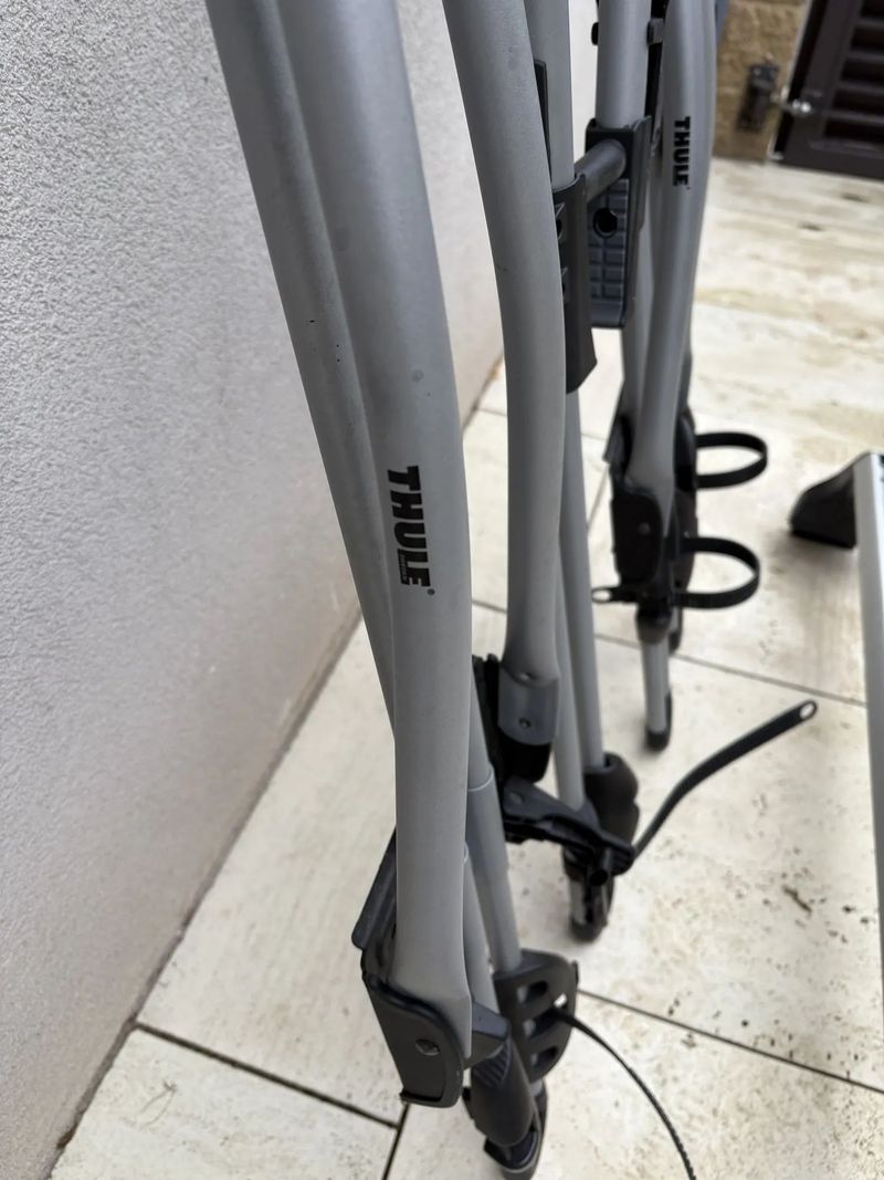 Příčníky a střešní nosiče THULE pro Škodu Superb 3. a 4. generace