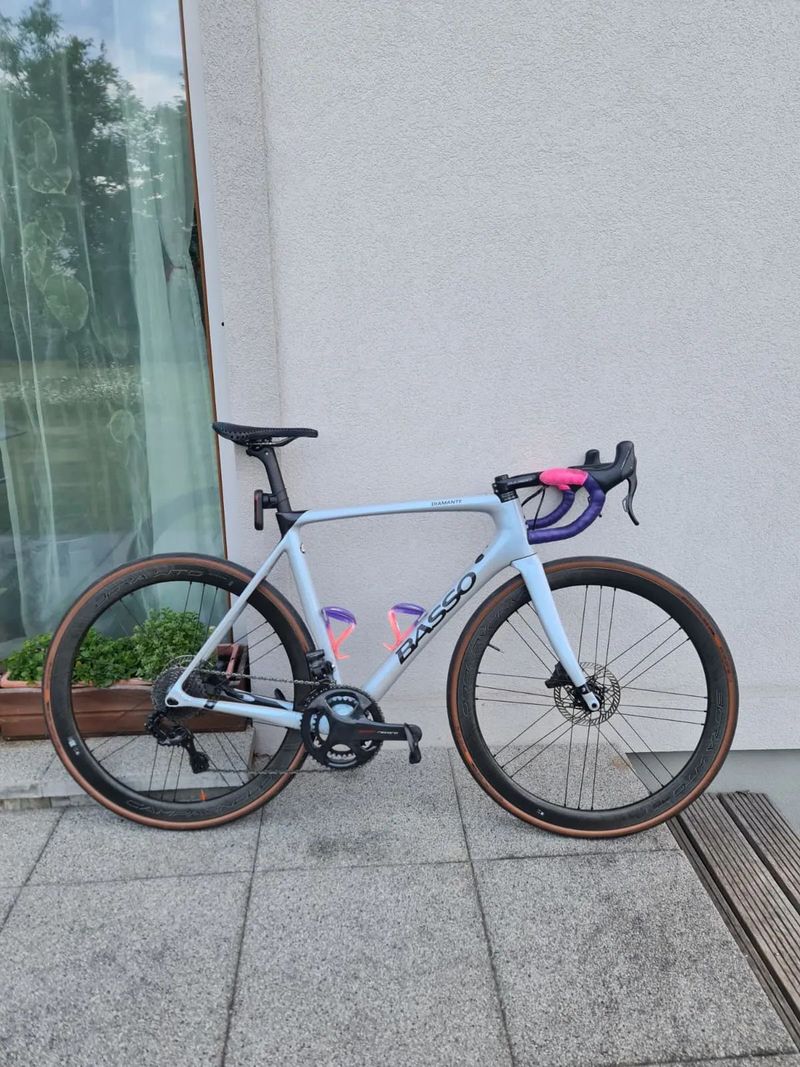 Silniční kolo Basso Diamante na Campagnolo Super Record EPS 12 speed a kolech Bora WTO 45 mm