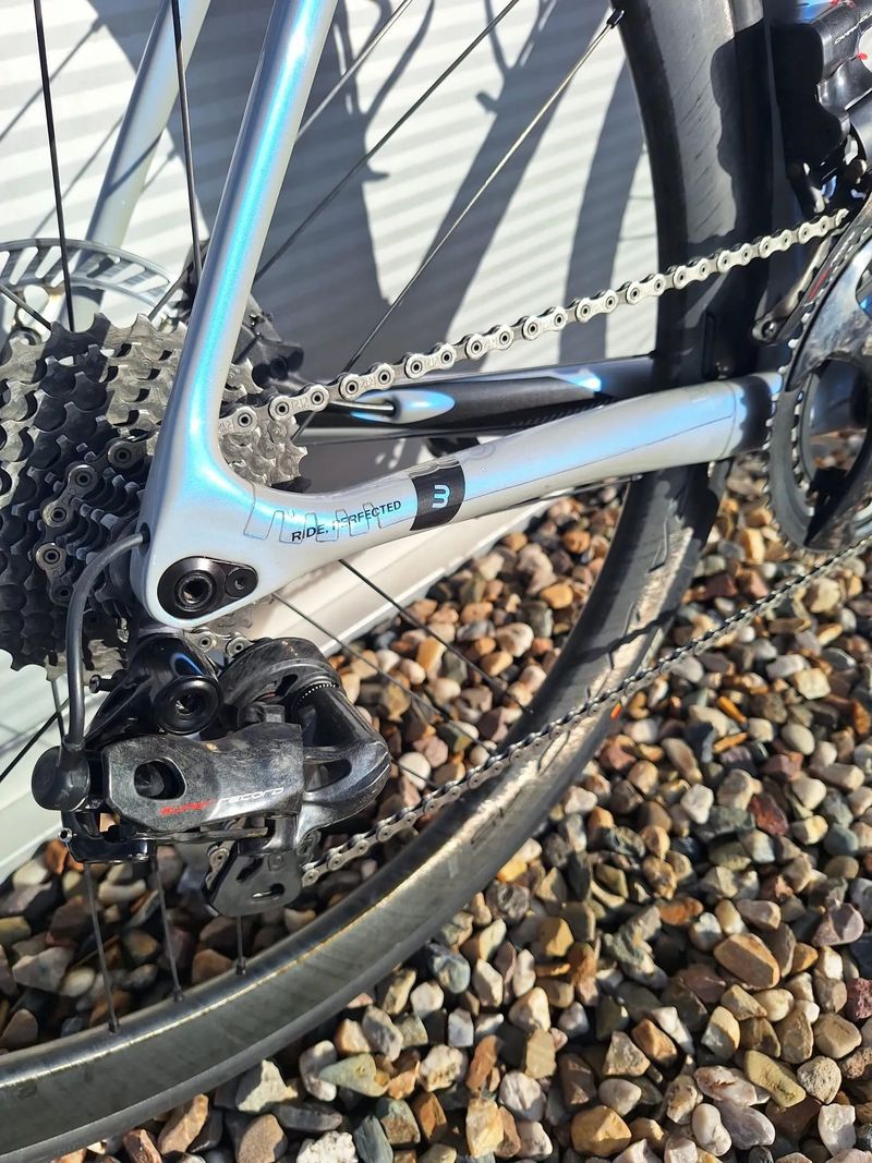 Silniční kolo Basso Diamante na Campagnolo Super Record EPS 12 speed a kolech Bora WTO 45 mm