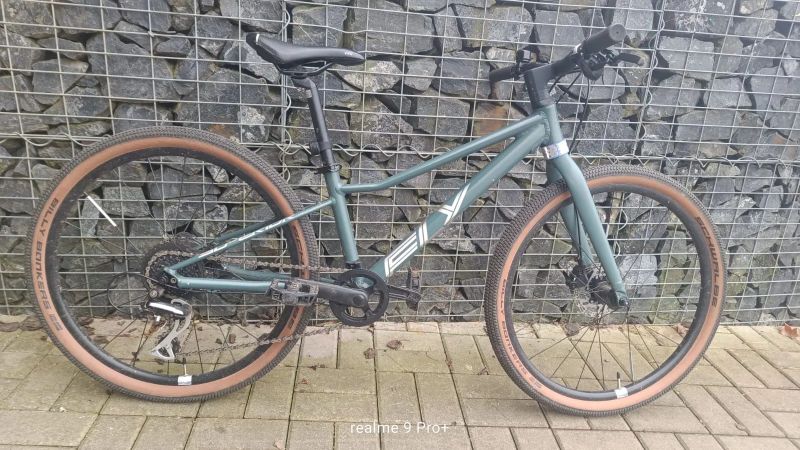 Superior F.L.Y 24 hydraulické brzdy