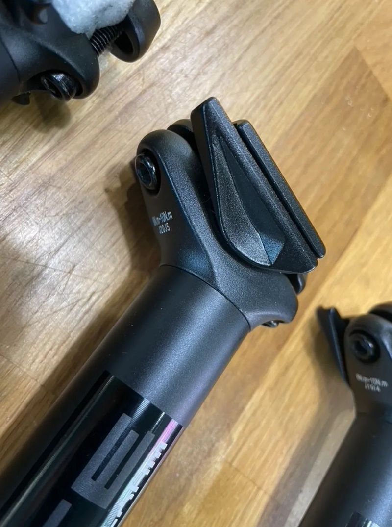 Sedlovky Whyte nové, hliník, průměr 30.9mm, délka 350mm (cena za 1ks)