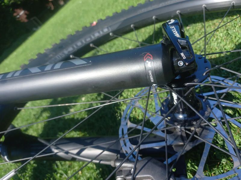 Canyon SPECTRAL ON CF 7 CARBON 900WH