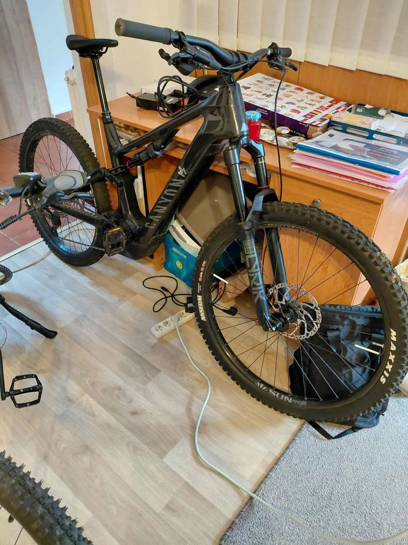 Canyon SPECTRAL ON CF 7 CARBON 900WH