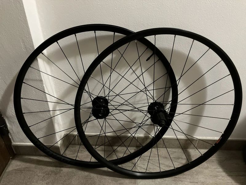 Bontrager zapletená kola 29”