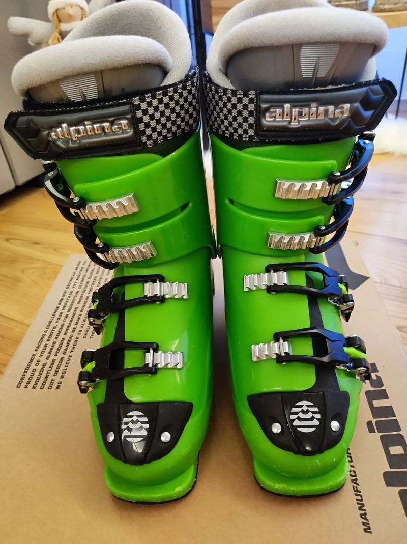 Juniorské lyžáky Alpina J4