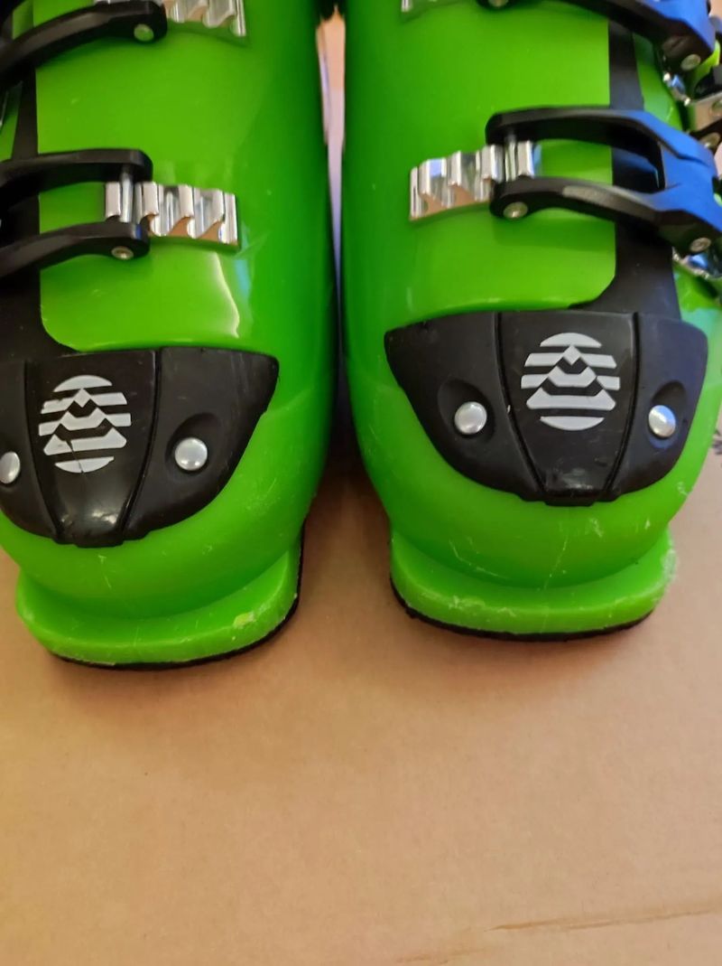 Juniorské lyžáky Alpina J4