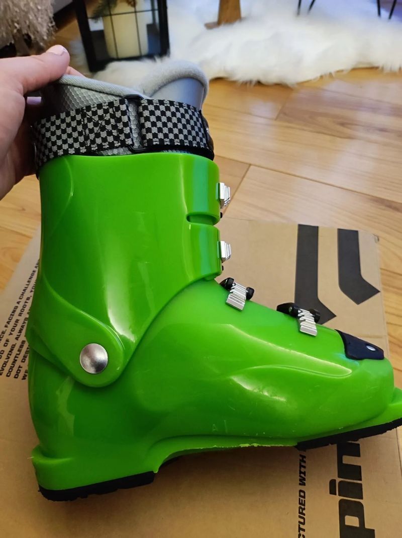 Juniorské lyžáky Alpina J4