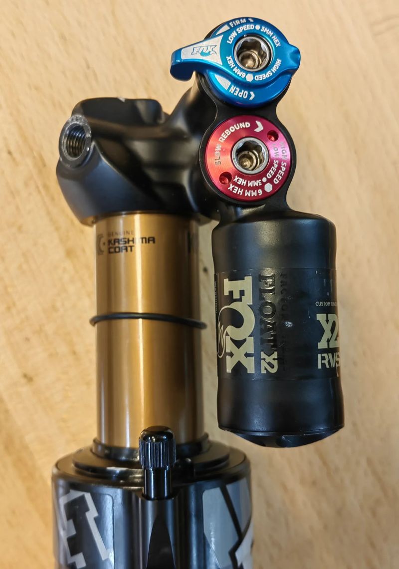 Tlumič FOX FLOAT X2 FACTORY