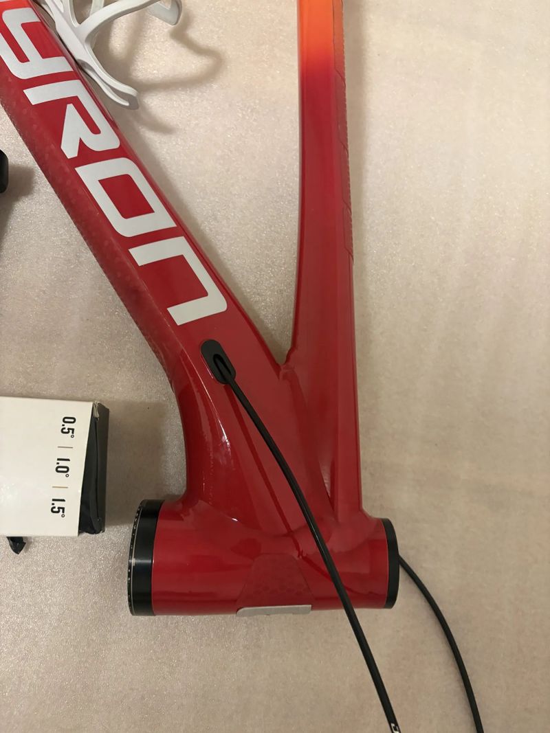  Qayron Carma (XL / spíše L) - rámová sada + příslušenství