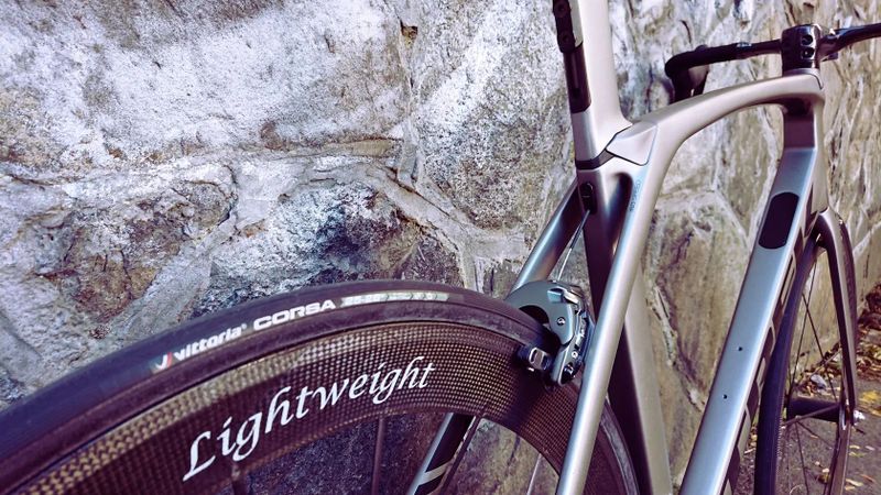 Trek Madone Aero 1x13 - 6,8 kg Špičkový aero speciál bez kompromisů