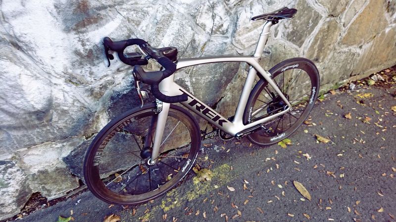 Trek Madone Aero 1x13 - 6,8 kg Špičkový aero speciál bez kompromisů