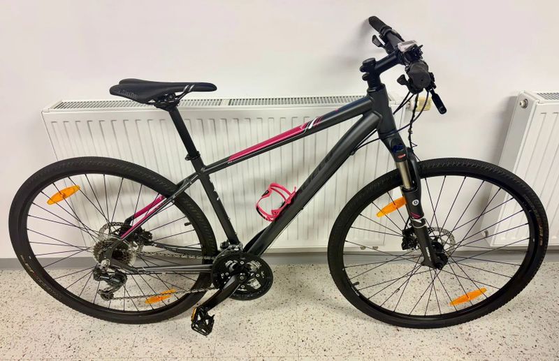 dámské trekingové kolo Specialized Ariel růžovo-černé téměř neježděné