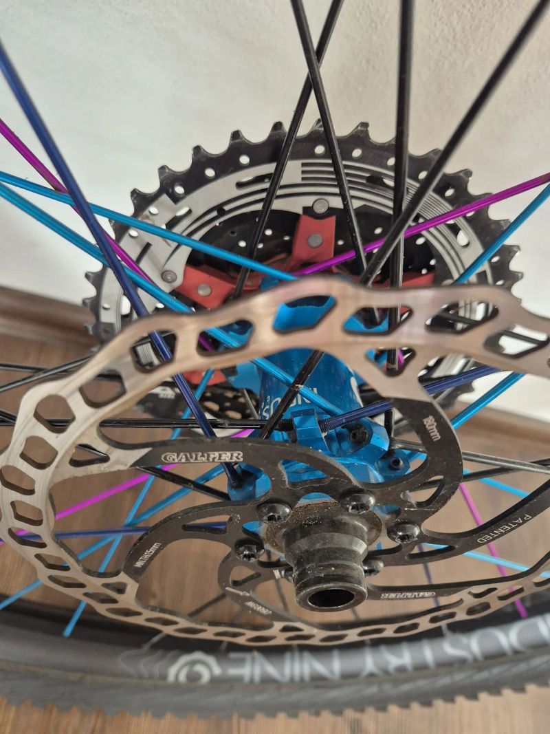 Zapletená kola Industry Nine Enduro 305 Hydra, Level 3, XD, 27,5