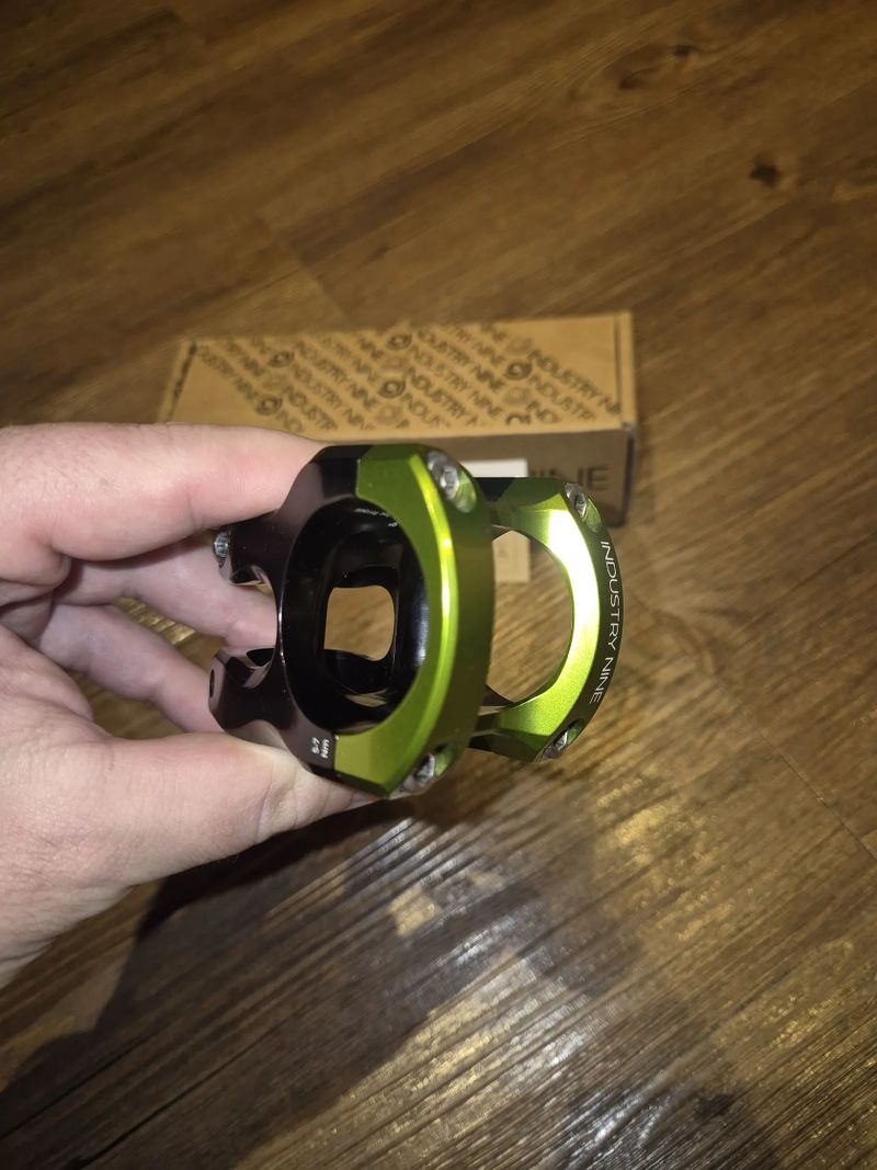 Představec Industry Nine A35 custom, 32mm