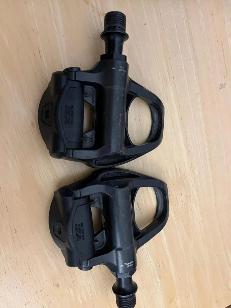 Prodám silniční pedály Shimano 105 5800 carbon SPD-SL