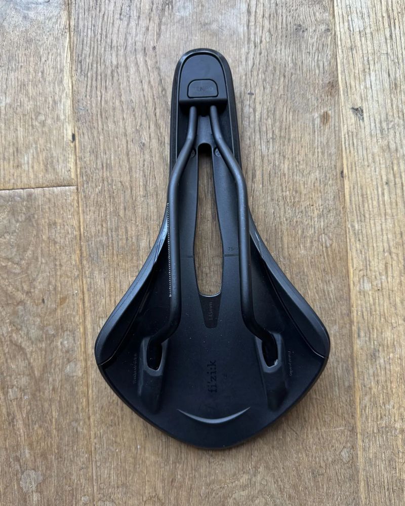 sedlo Fizik Tempo Aliante R5