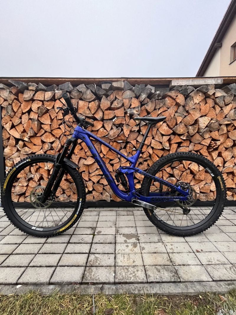 Trek Slash 8