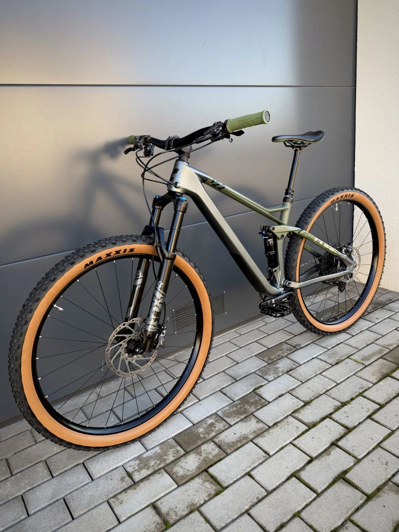 Cube Stereo One22 HPC TM 2023, carbon, 29”