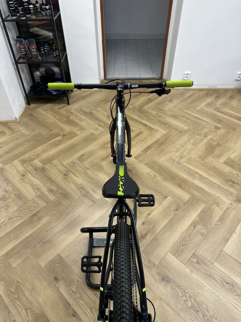 Sestavené kolo z nových dílů (S, 27,5”)