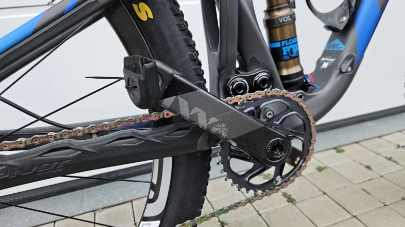 Pivot Cycles MACH 4 SL (velikost M)