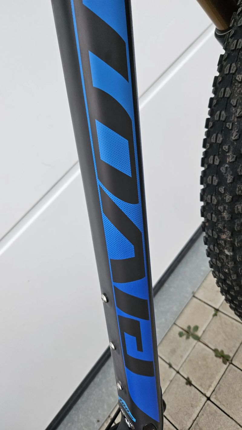 Pivot Cycles MACH 4 SL (velikost M)