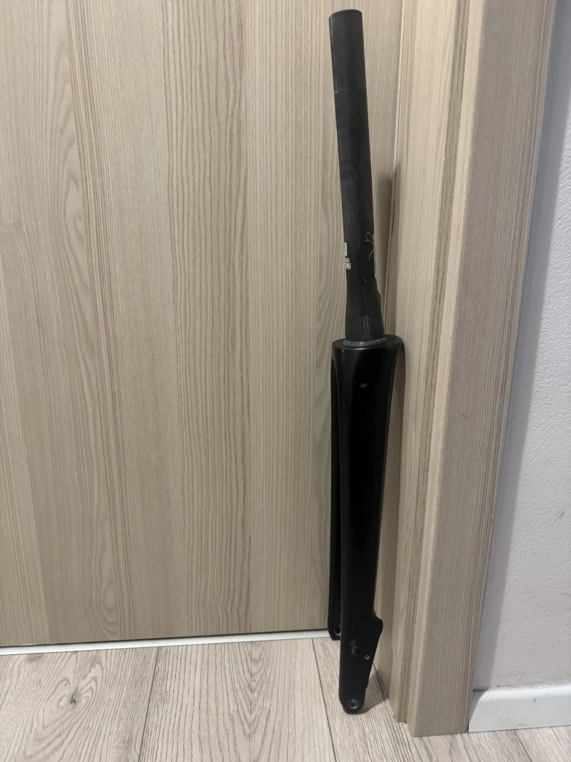 Vidlice Trek Domane SL5 2022 černá